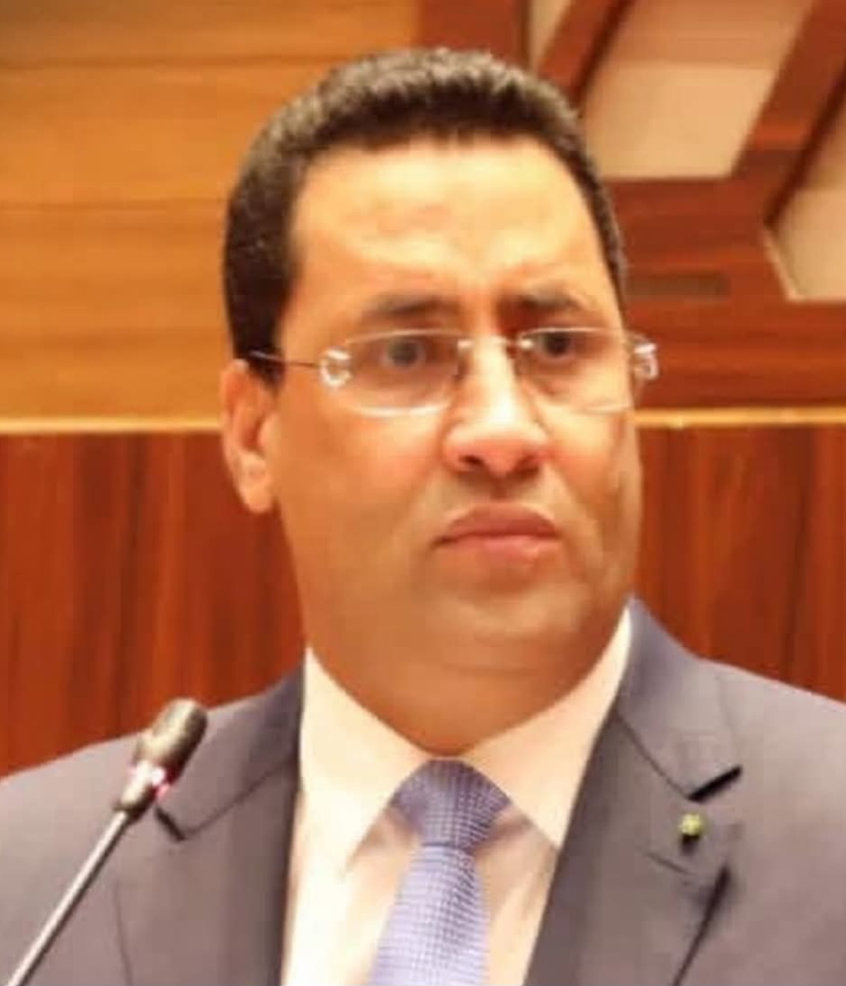 الوزير الأول يعلق على نتائج مسابقة اكتتاب