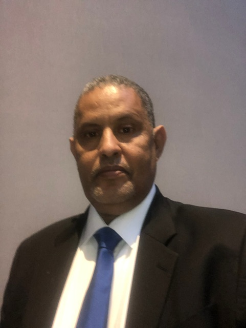 الأستاذ الدد سيدي عبد الله رئيس مكتب الجالية الموريتانية في الويزفيل كنتاكي